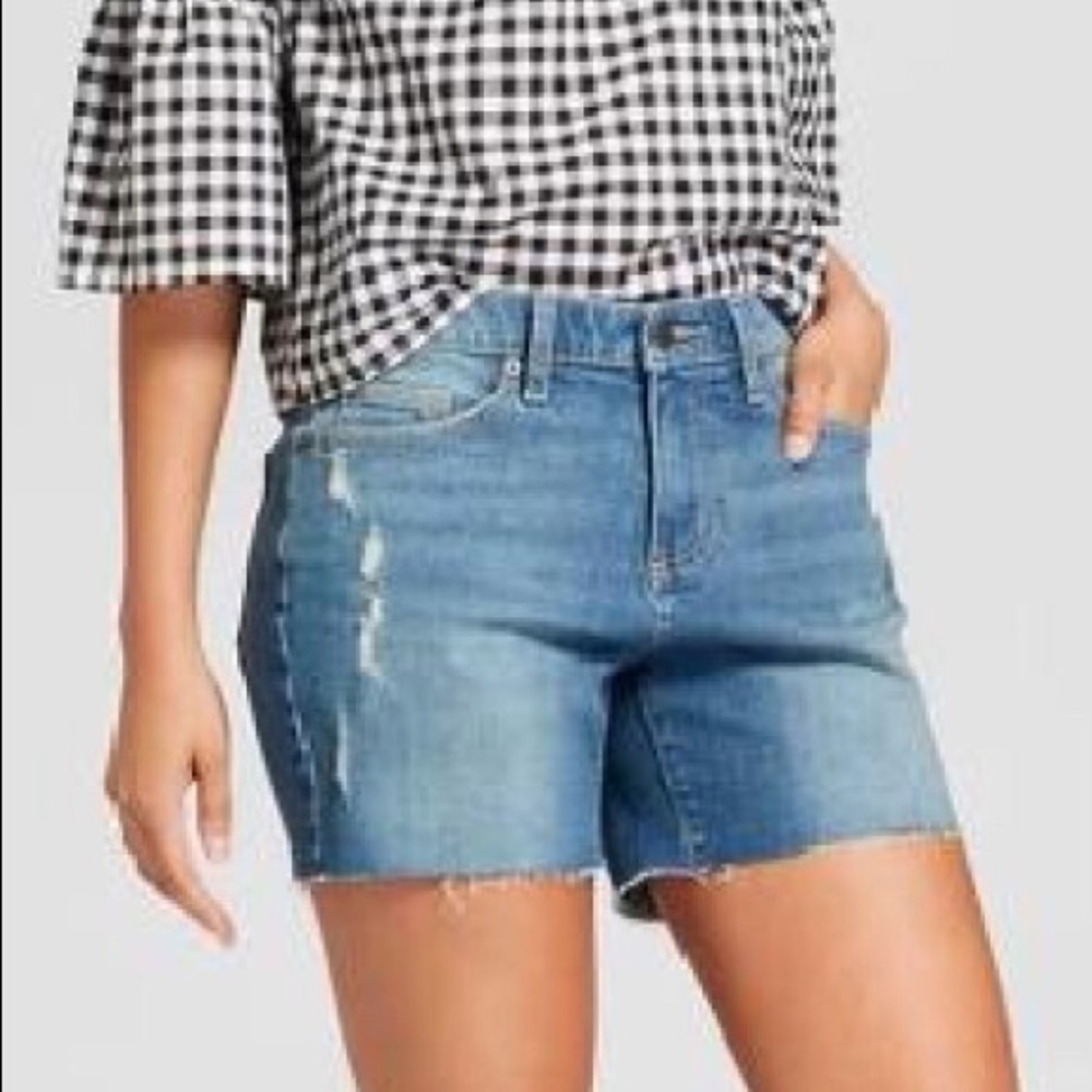 Women’s distressed cut off boyfriend denim shorts